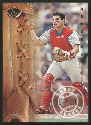 1995 Leaf #16 Ivan Rodriguez Great Gloves